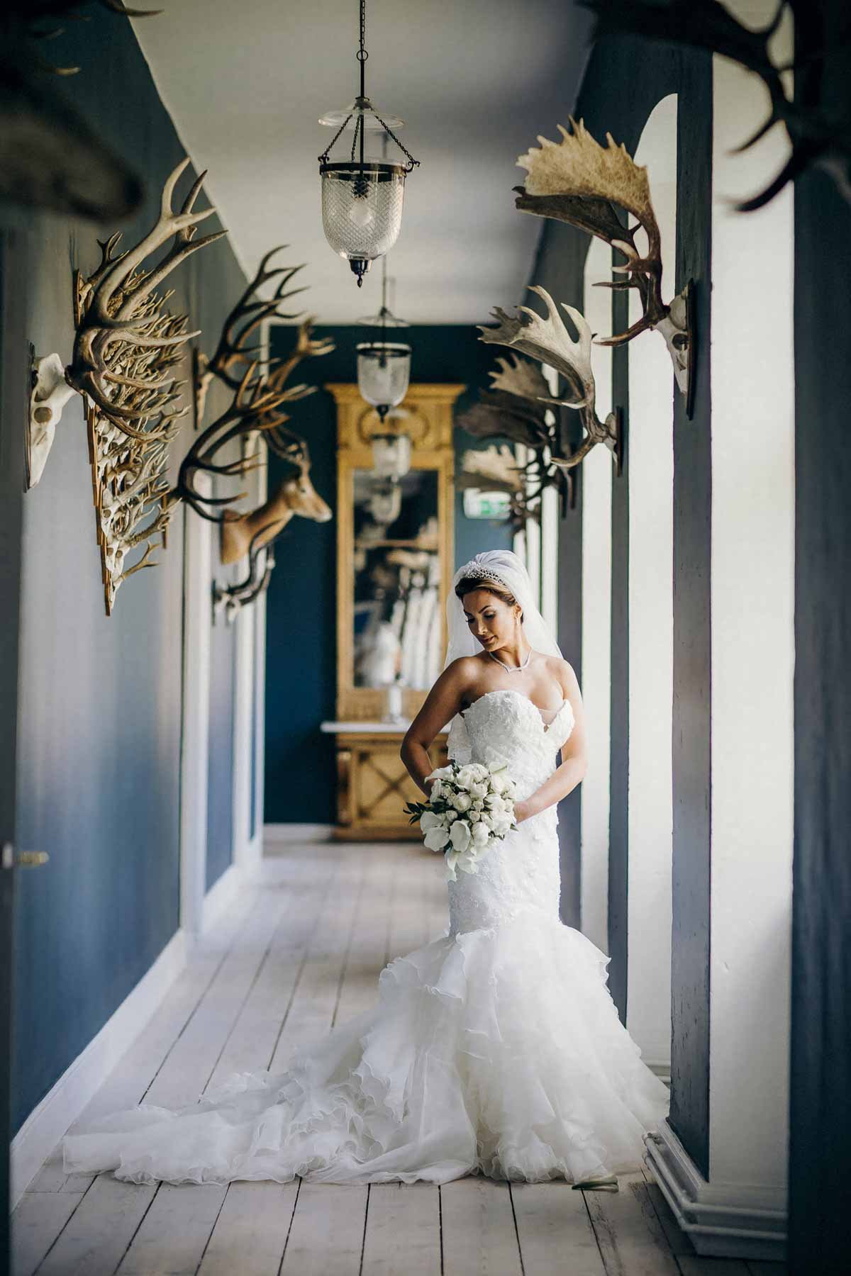 bryllupsfotografen sammen med brudeparret